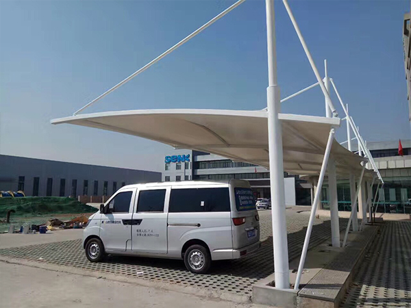 電動(dòng)汽車(chē)充電車(chē)棚